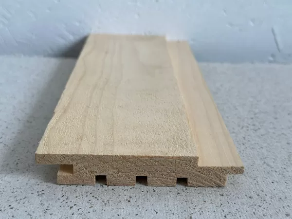 UTS, vertikāla apdare veido spraugu, spundets, smalki zageta virsma 21x120 23x145 